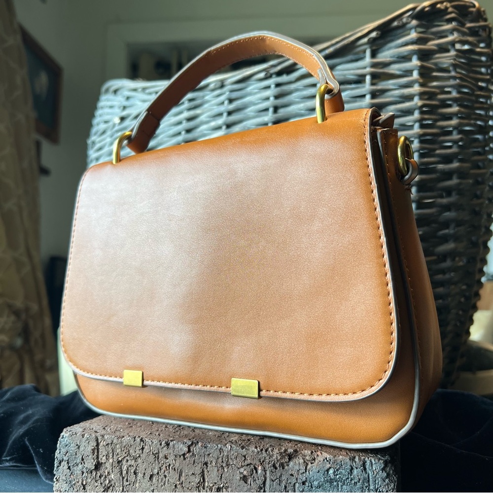Parfois purse handbag clutch golden brown tan leather designer bag handle zipper
